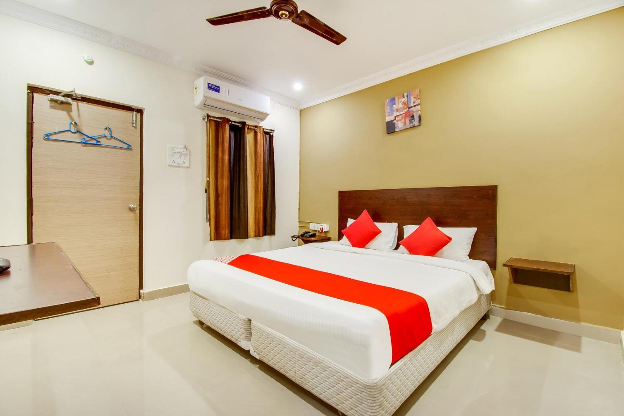 Hotel Oyo Akshaya Nest à Vijayawāda Extérieur photo