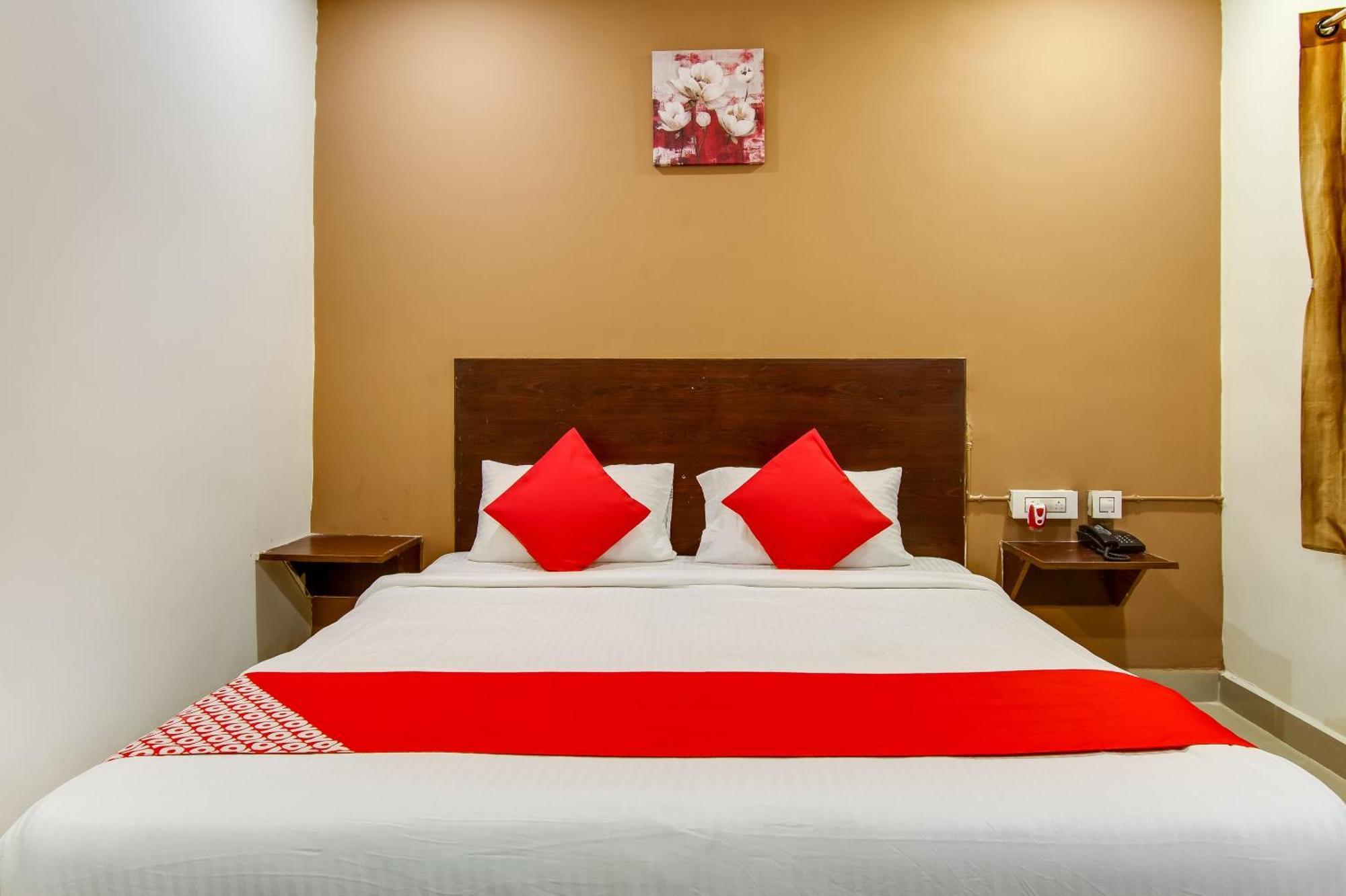 Hotel Oyo Akshaya Nest à Vijayawāda Extérieur photo
